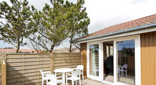 Коттедж Enticing Holiday Home in FanÃ¸ near Sea