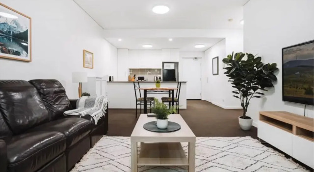 Comfy 1-bed With Spacious Courtyard & Parking, 预订 公寓 Phillip 新南威尔士