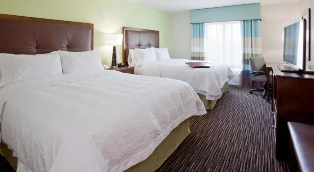 Четырёхместная студия Hampton Inn & Suites Minneapolis West/ Minnetonka