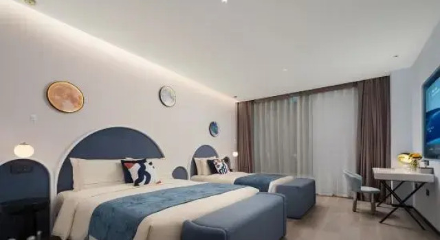 Семейный тент Beiling Park Taishan Road Atour Hotel