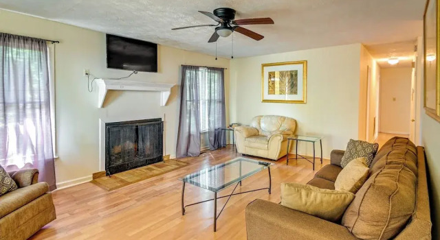 Fayetteville Vacation Rental w/ Yard!