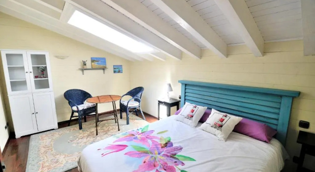 House With 3 Bedrooms in Albuerne, With Enclosed Garden - 6 km From th, Buchen Sie Hotel Albuerne Costa Verde