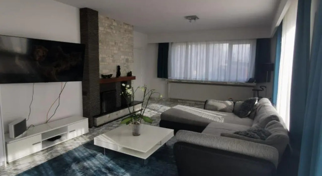 Вилла Spacious villa near a lake