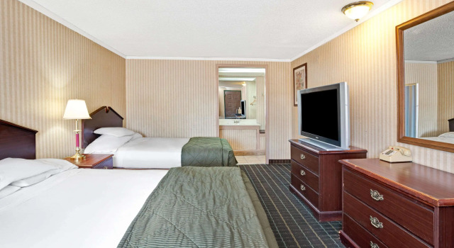 Knights Inn - Madison Heights