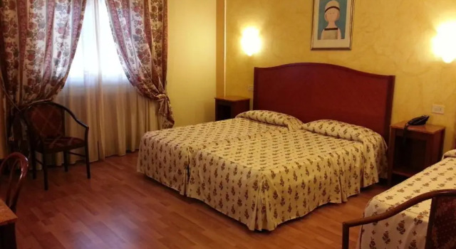 Четырёхместный номер Standard Hotel Minerva Palace