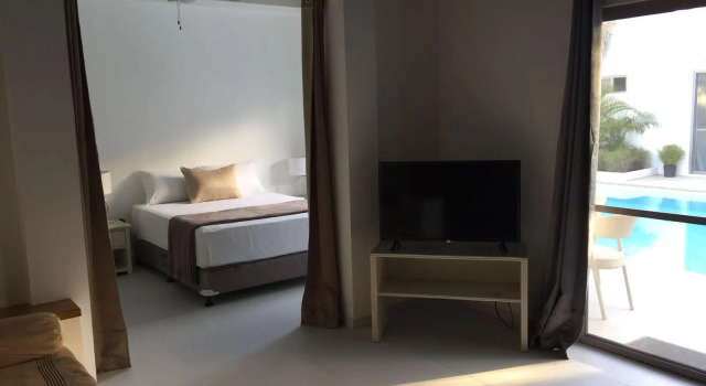 Семейный люкс с видом на бассейн Seapearl of Alona