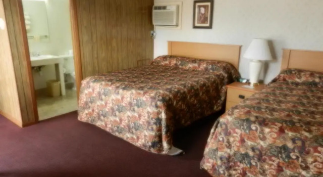 Четырёхместный номер Standard Paintbrush Motel
