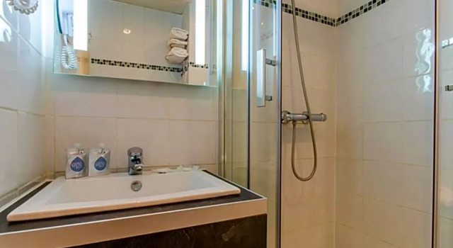 Номер Standard Hotel Arc Paris Porte dOrléans