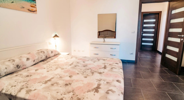 Welcomely - Senyera Apartment