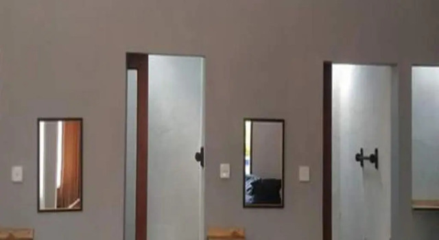 Кровать в общем номере Negrita House Canggu Apartment