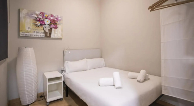 23PAR203 Comfortable apartment in Paralel, Забронировать Апартаменты/квартира Барселона провинция Барселона, рядом с Парк скульптур