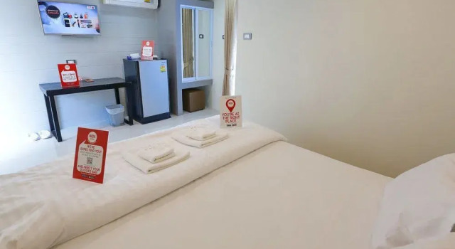 Nida Rooms Central 353 Clock Spin, Забронировать Отель Отели Лампанг с завтраком, рядом с Уличный рынок «Кад Кун Та», Завтраки