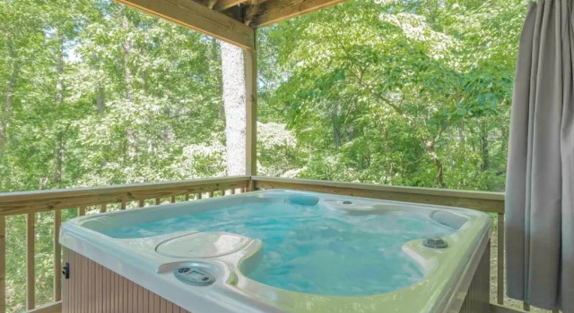 Коттедж The Woodstock House Hot Tub Back 40 Trails