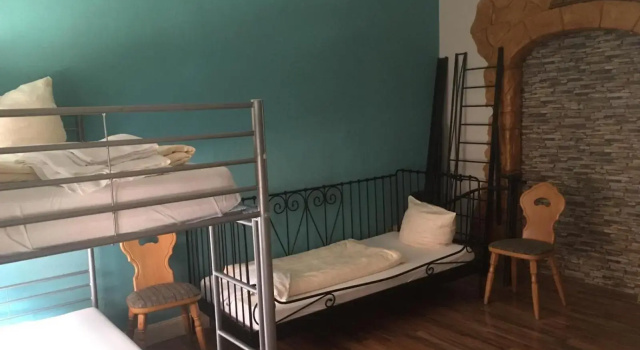 Wohnung In Kaiserslautern, Забронировать Отель Отели Кайзерслаутерн с парковкой, рядом с Kaiserslautern Castle, Парковка