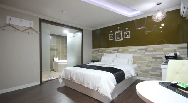 Двухместный номер Standard 메종 드 온유 호텔 전주 한옥마을점 Maisonde Onu Hotel Jeonju Hanok village