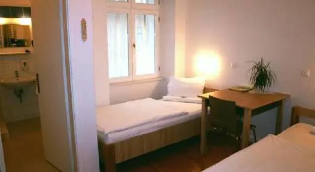Ciszterci Szállás Pécs, Prenota Hotel Hotel economici a Southern Transdanubia