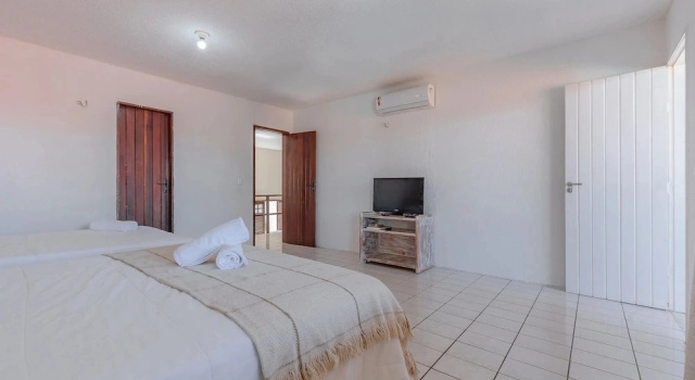 Шале House in the Heart of Porto das Dunas by Carpediem