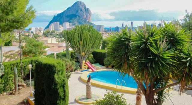 Коттедж Condelmar - modern villa close to the beach in Calpe