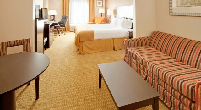 Двухместный люкс Holiday Inn Express Hotel & Suites Lebanon by IHG