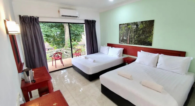 Четырёхместный номер Deluxe с видом на сад Xcape Resort Taman Negara