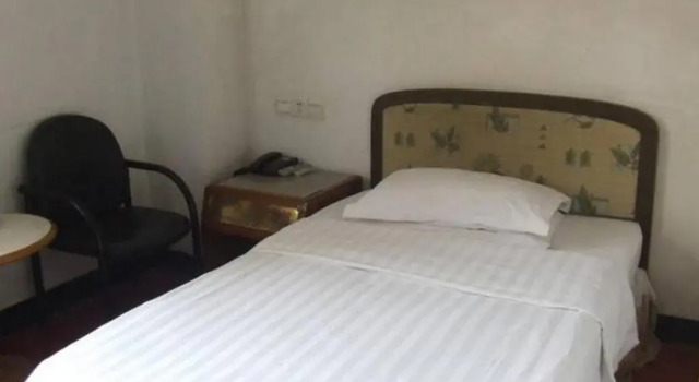 Ziyue Inn, Book Hotel Hotels in Qianxinan with Parking, Parking