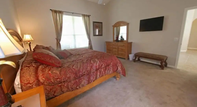 Luxury Home Close by Theme Parks, Забронировать Дом для отпуска Отели Lakeland - Winter Haven с парковкой, Парковка