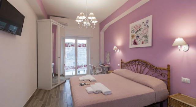 ViOletta, Prenota Affittacamere Hotel a Lazio con parcheggio, Parcheggio