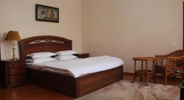 Hello Dushanbe Hostel, Prenota Ostello Hotel economici a Dušhanbe