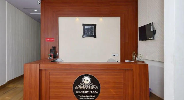 OYO 14571 Century Plaza