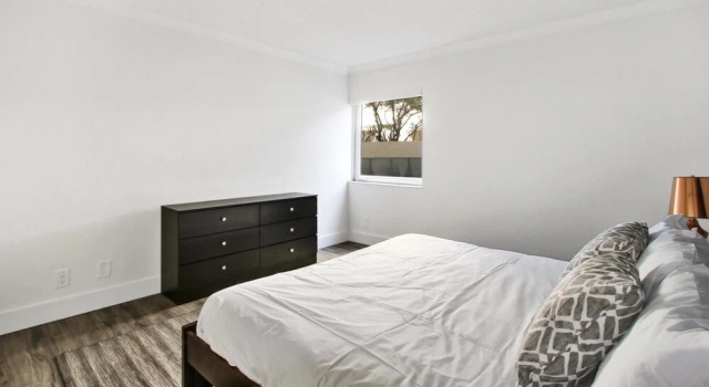 Modern 1BR in Coconut Grove by Sonder, Varaa Hotelli Hotellit Miami Beach uima-altaalla, Uima-allas
