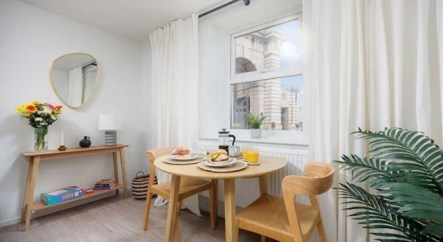 Luxury Ground Floor 2 bed Apartment, Забронировать Апартаменты/квартира Плимут Девон, рядом с Cathedral Church of St Mary and St Boniface