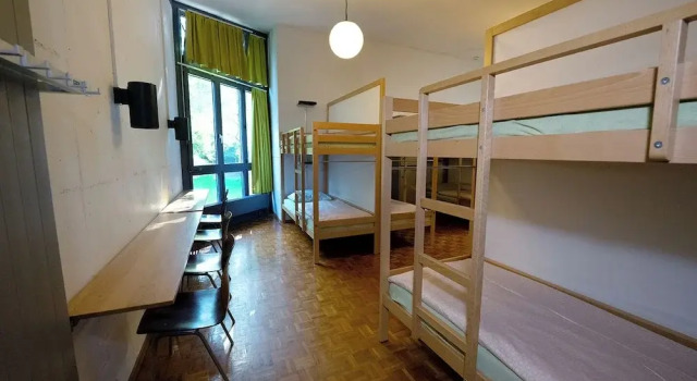 Кровать в общем номере (женский номер) Luzern Youth Hostel