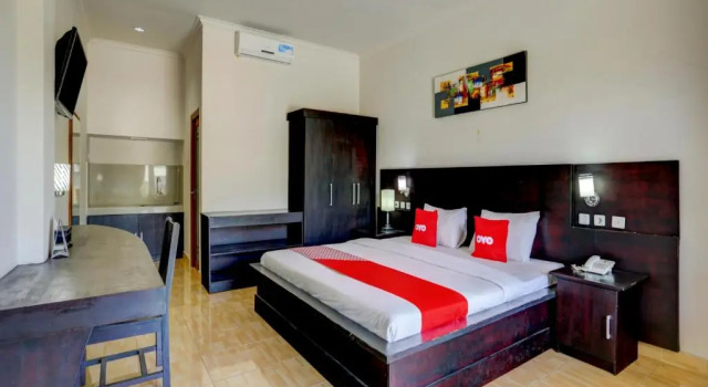 Люкс OYO 3950 The Ratna Hotel