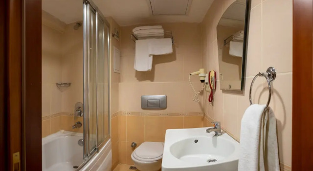 Трёхместный номер Standard Hotel Erdal