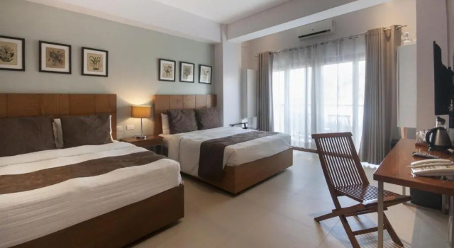 Номер Premier с балконом Aloha Boracay Hotel