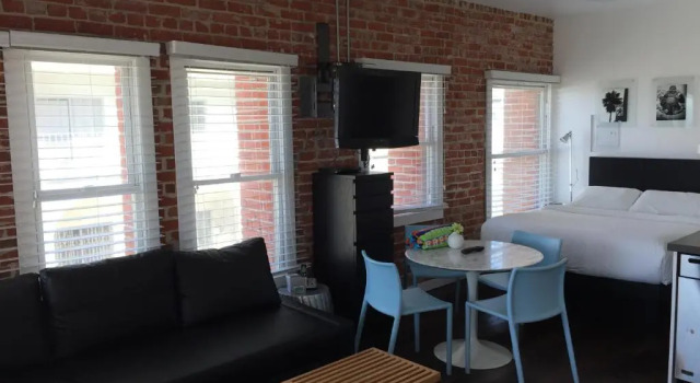 Studio Suite oceanfront Venice Breeze Suites