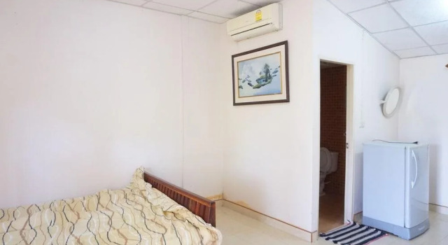 Na Thammachart Hotel