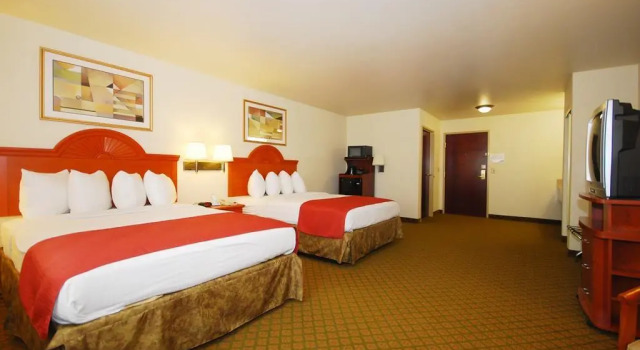 Четырёхместный номер Standard Best Western Inn & Suites - Henrietta