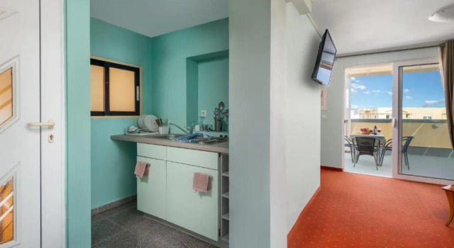 Люкс Comfort Hotel Apartments