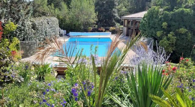 les chambres de Rocbaron, Забронировать Отель «постель и завтрак» Рошбарон Green Provence