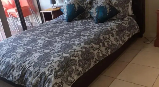 Portofino Unit 22, Забронировать Отель Отели Маргит с бассейном, Бассейн