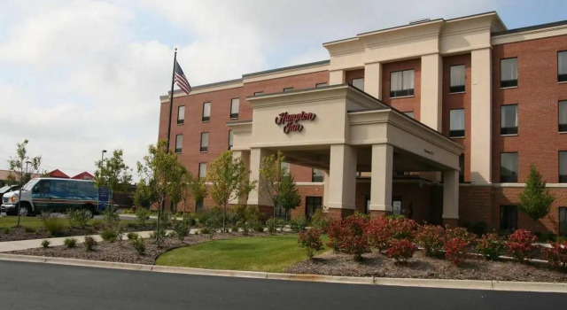 Четырёхместный номер Standard Hampton Inn Commerce/Novi