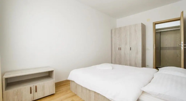 Sunny View 2 Bedroom Central Apartment, Varaa Huoneisto Oradea 
