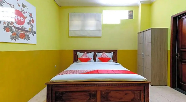 Superior Suite OYO 338 Guest House Omah Manahan