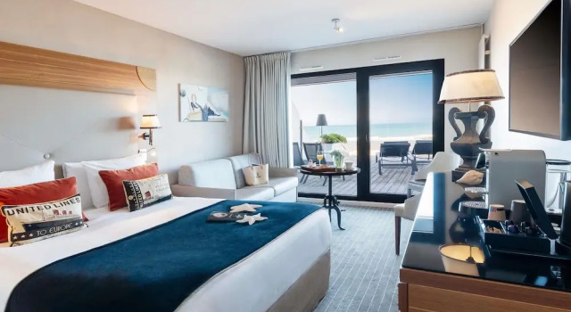 Двухместный номер Superior с балконом и с видом на море Côte Ouest Thalasso & Spa Les Sables dOlonne - MGallery Collection