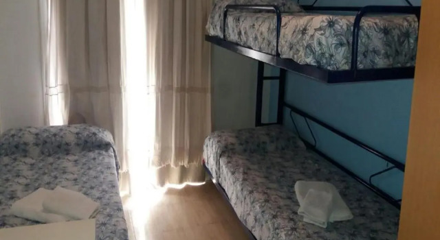 Трёхместный номер Standard Residencia Alclausell