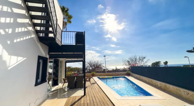 Коттедж Heated Pool Stunning Sea Views