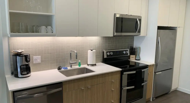 Двухместные апартаменты Premium с видом на внутренний двор Domicile Suites at Marina SLU