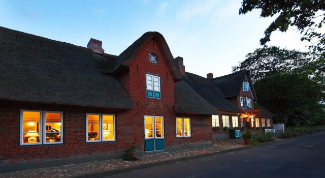 Landhaus Altes Pastorat, Забронировать Дом для отпуска Отели North Frisian Islands с завтраком, Завтраки