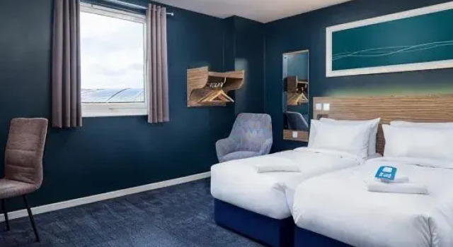 Travelodge Rotherham Central, Забронировать Отель Ротерем Южный Йоркшир, рядом с Футбольный стадион "Милмур"